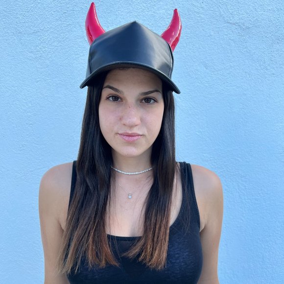 HALLOWEEN SS20 MOSCHINO COUTURE JEREMY SCOTT LEATHER CAP RED HORNS TRICK OR CHIC